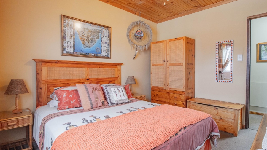 5 Bedroom Property for Sale in Sandbaai Western Cape